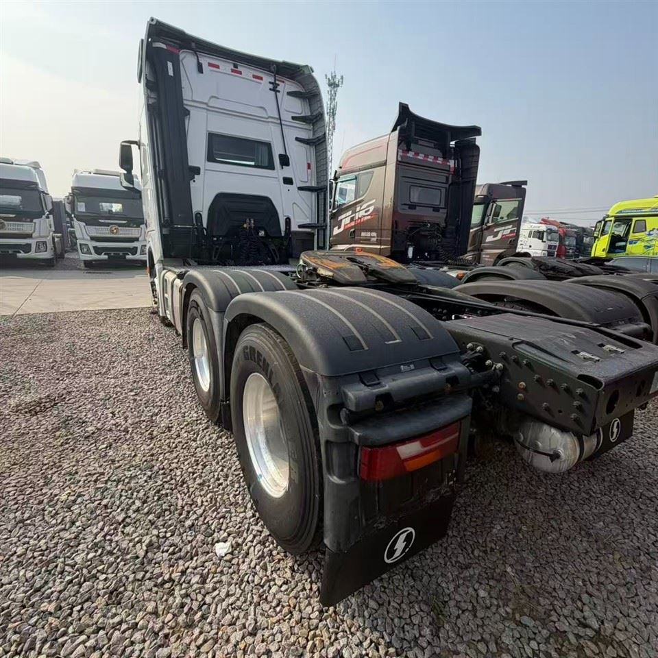 Shacman X6000 560HP Tractor factory