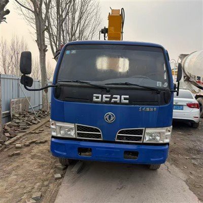 Dongfeng Truck-mounted Crane