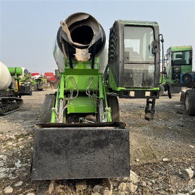 Self-loading Concrete Mixer Truck